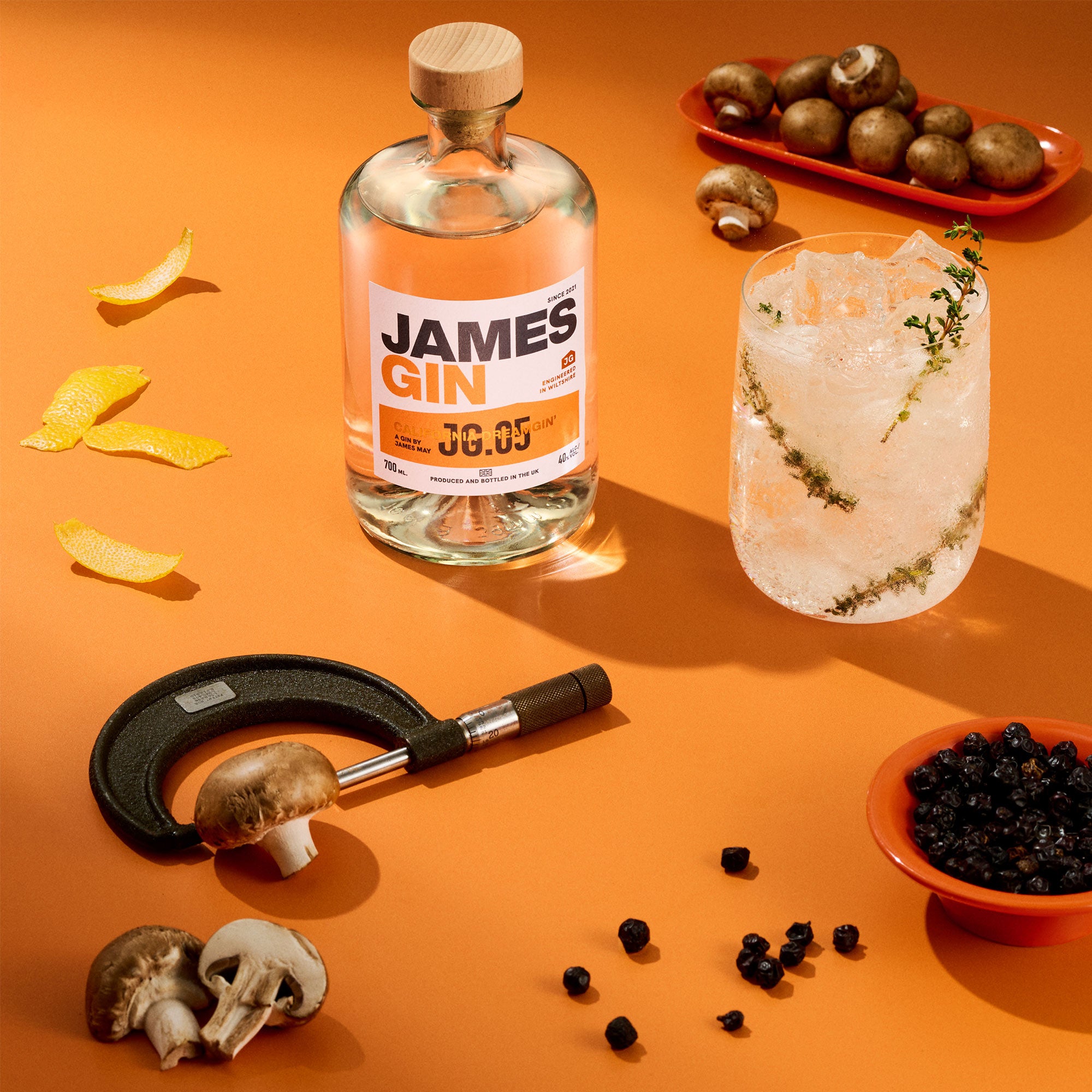 James Gin California Dreamgin bottle, ingredients and cocktail – premium gin by James May, produced and bottled in the UK.